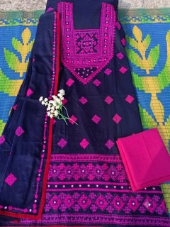গুজরাটি হ্যান্ড এমব্রয়ডারী থ্রি- পিছ