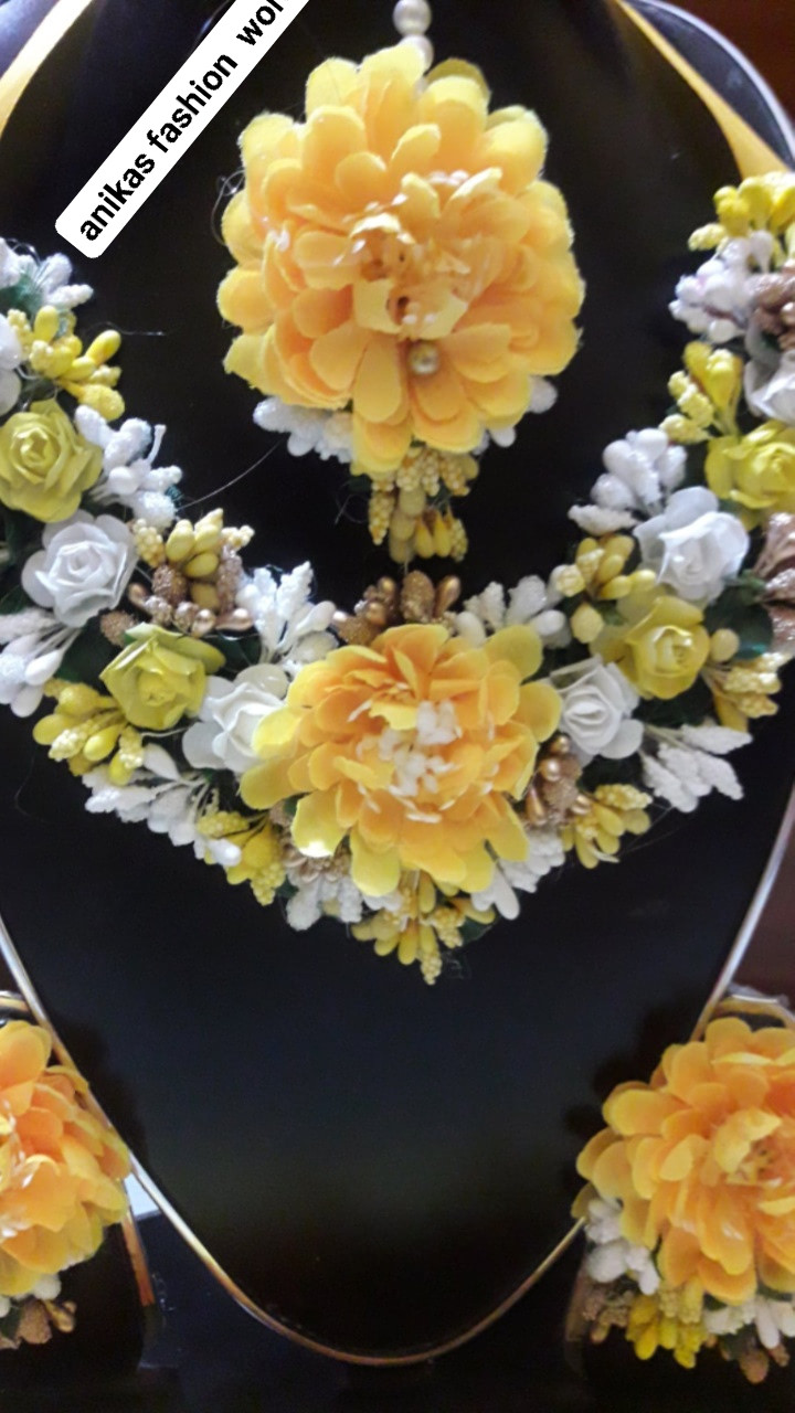 আনিকার্স ফ্যাশন ওয়ার্ল্ড