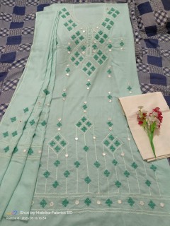 গুজরাটি হ্যান্ড এমব্রয়ডারী থ্রি- পিছ
