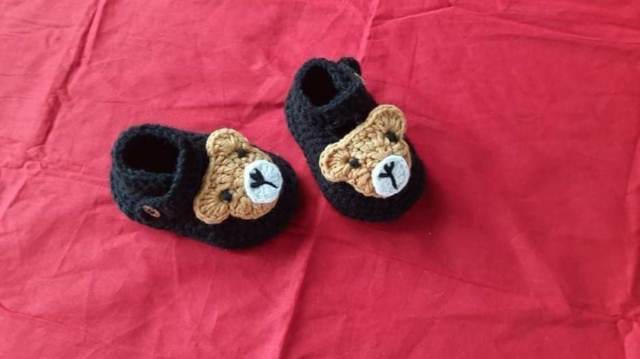 Baby shoes ( Crochet products)