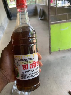 চাকের  মধু